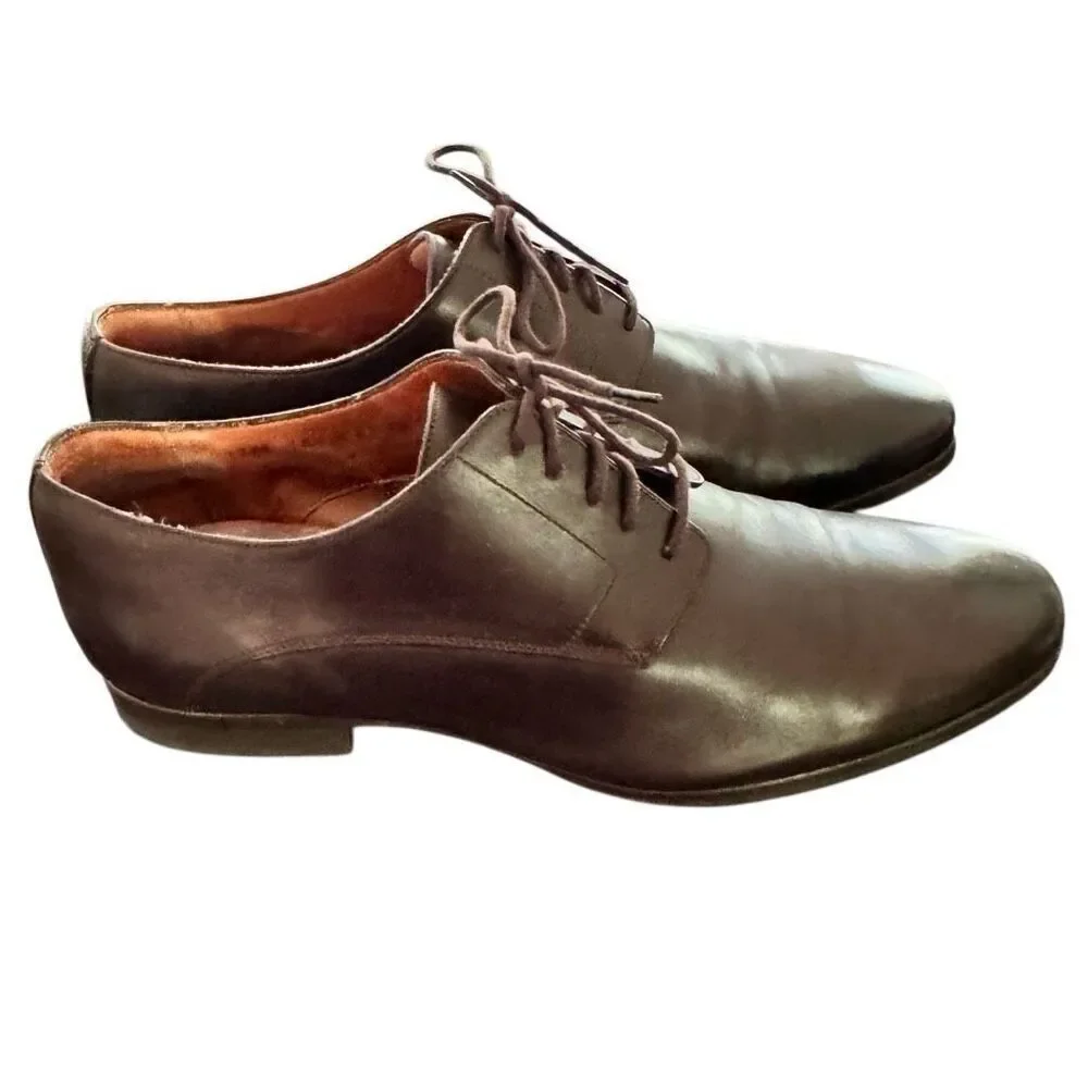 Wolf & Sheppard Brown Leather plain Toe Dress Shoes. Size 10.5